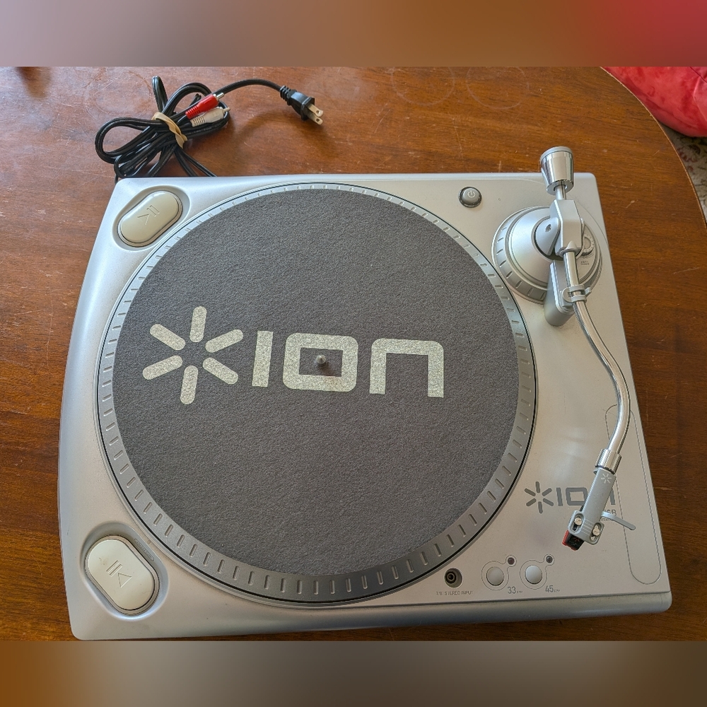 ION TTUSB Record Player